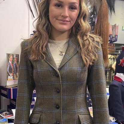 IN STOCK & M2M: Light/Medium Weight Princess Cut Jacket