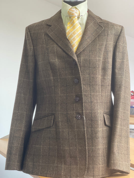 IN STOCK UNIQUE : Lightweight Herringbone Brown with Darker subtle overcheck